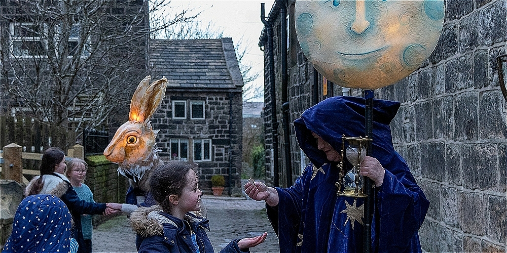 Hare and Moon Streets