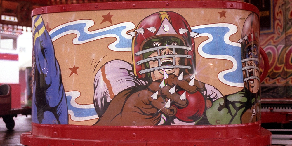 FormFunctionandFunPhotographsofthe1980sFairground_1000x500